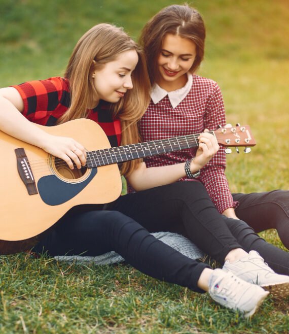 girls-with-guitar